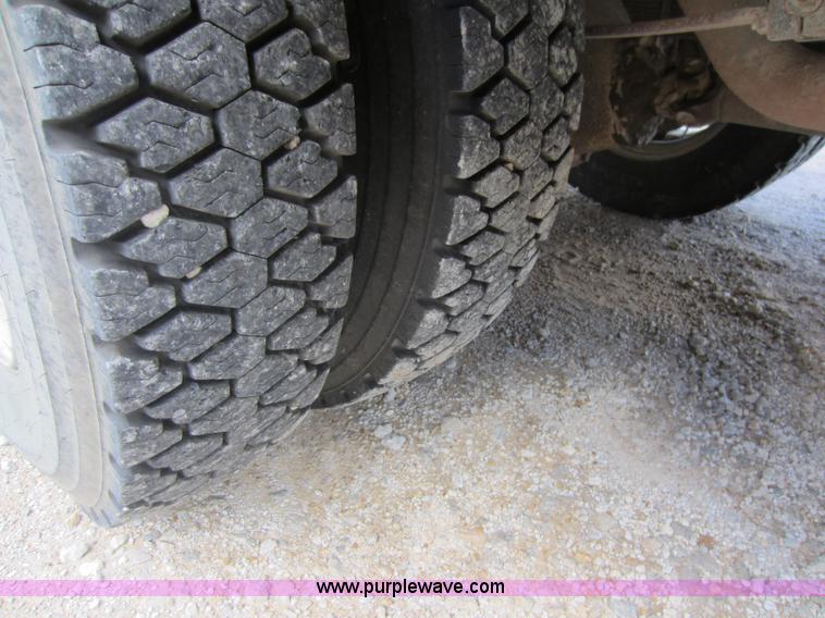 image for item D2020 1995 International 3800 school bus