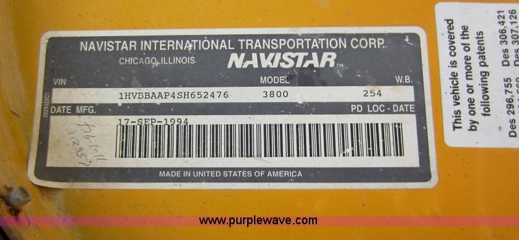 image for item D2020 1995 International 3800 school bus