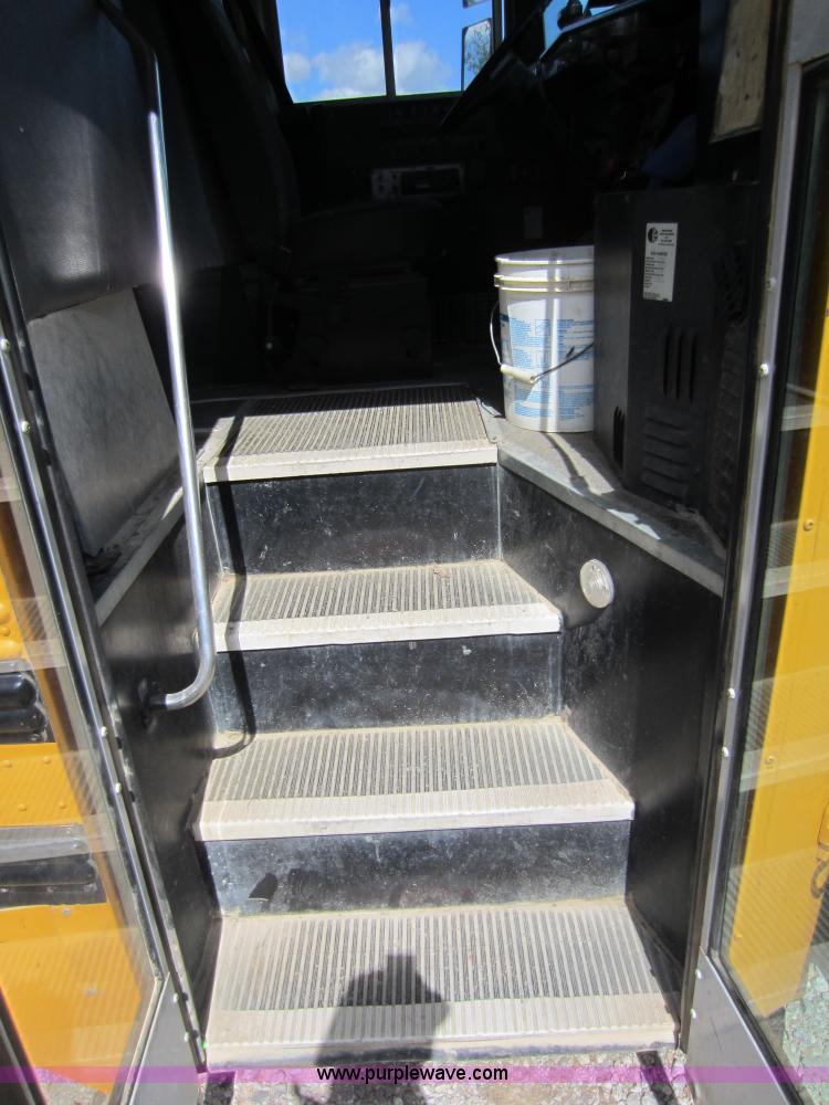 image for item D2020 1995 International 3800 school bus