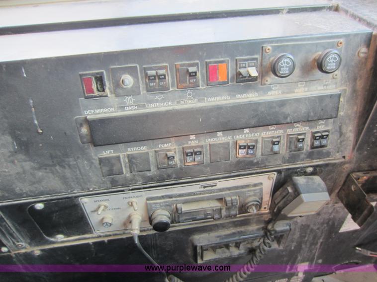 image for item D2020 1995 International 3800 school bus