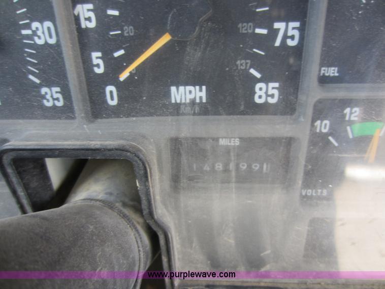 image for item D2020 1995 International 3800 school bus