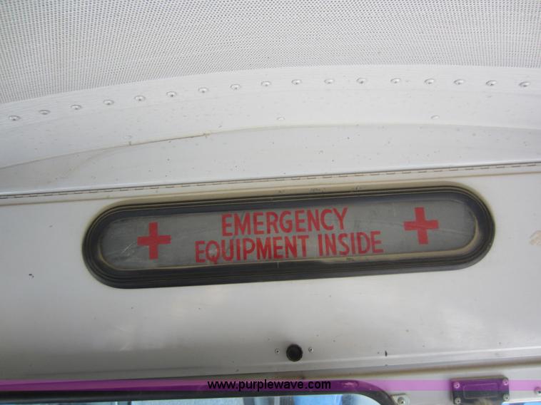 image for item D2020 1995 International 3800 school bus