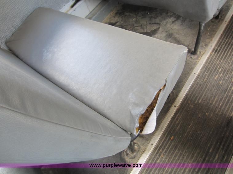 image for item D2020 1995 International 3800 school bus