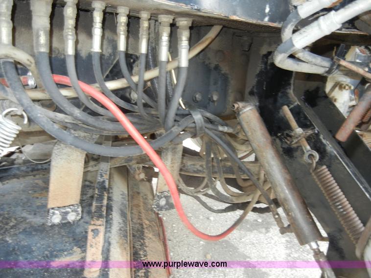 image for item D4132 1995 Ford CF7000 Sun-Vactor III sweeper truck