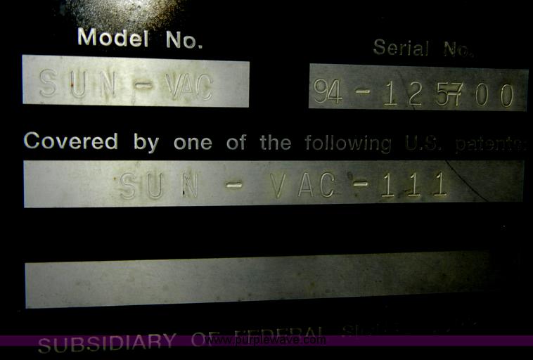 image for item D4132 1995 Ford CF7000 Sun-Vactor III sweeper truck