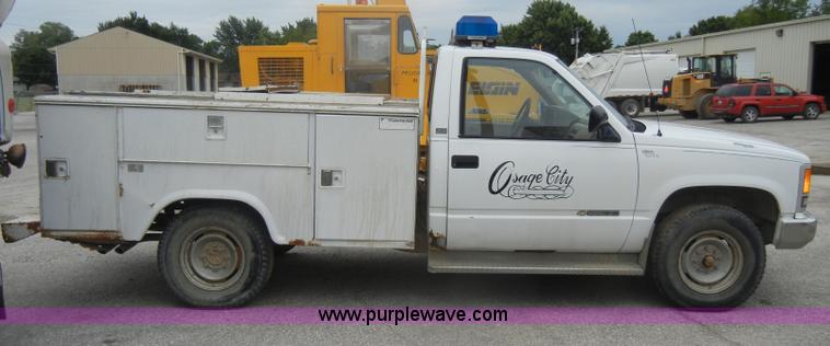 image for item D4133 1988 Chevrolet 3500 Cheyenne utility pickup truck