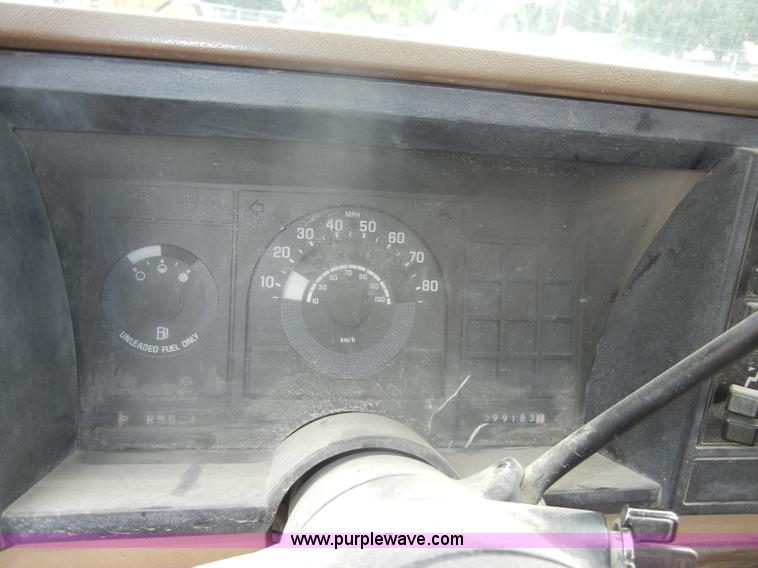 image for item D4133 1988 Chevrolet 3500 Cheyenne utility pickup truck