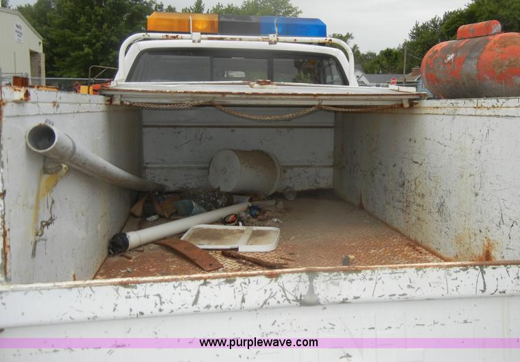 image for item D4133 1988 Chevrolet 3500 Cheyenne utility pickup truck