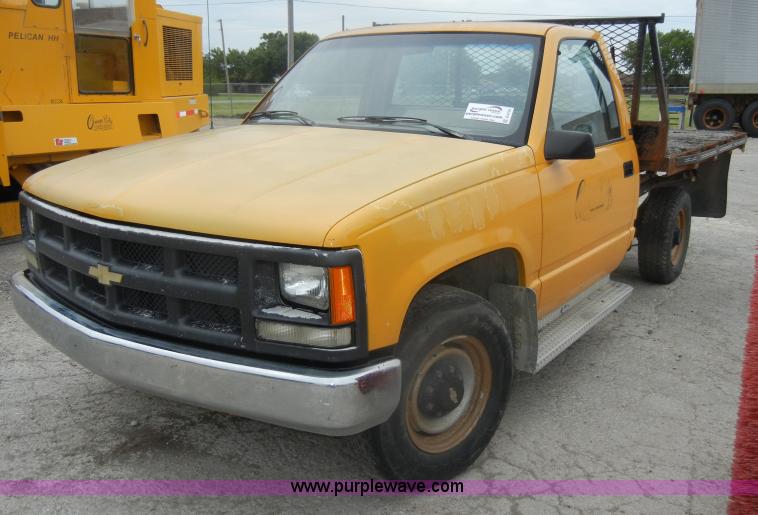 image for item D4134 1990 Chevrolet 2500 Cheyenne pickup truck
