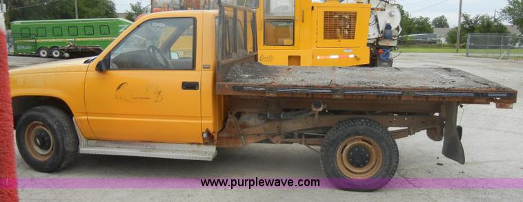 image for item D4134 1990 Chevrolet 2500 Cheyenne pickup truck