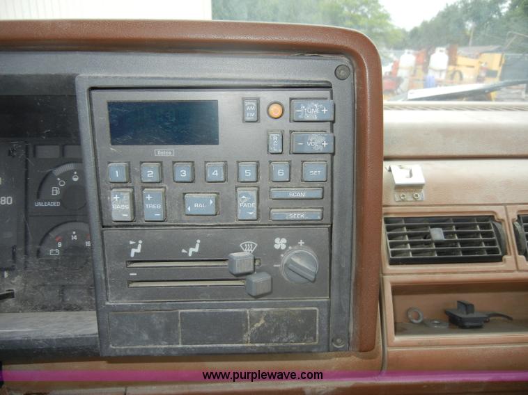 image for item D4134 1990 Chevrolet 2500 Cheyenne pickup truck