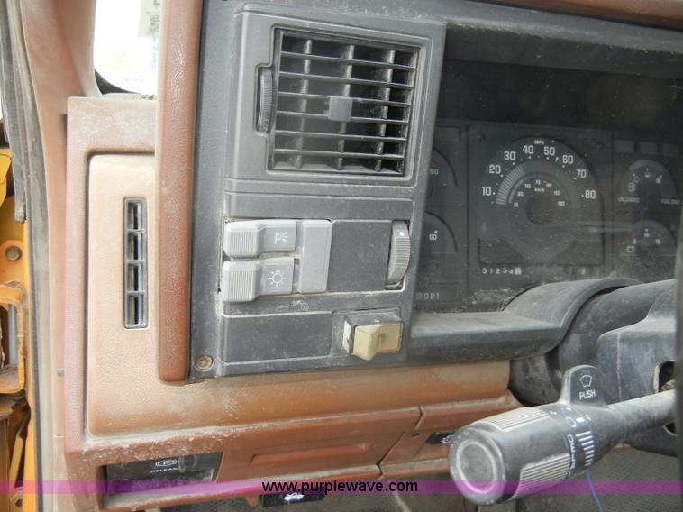 image for item D4134 1990 Chevrolet 2500 Cheyenne pickup truck