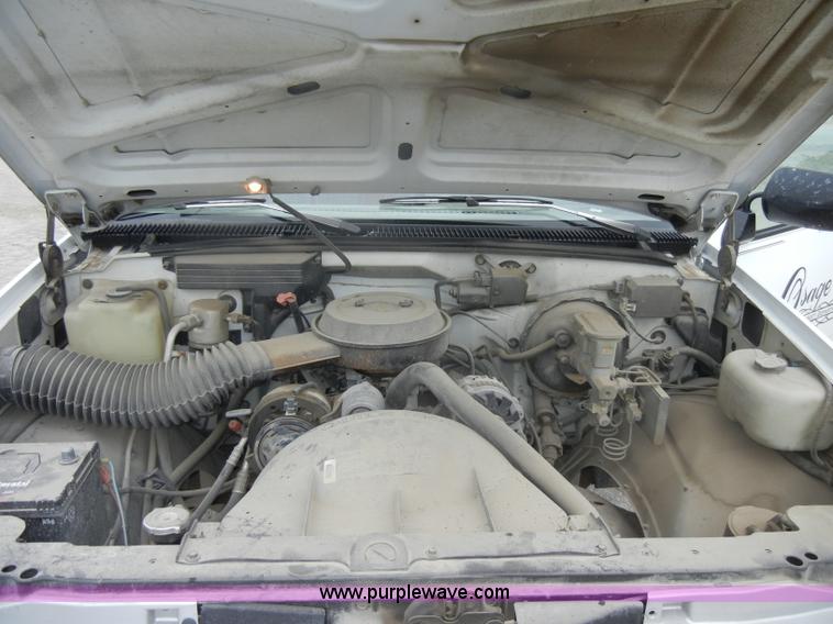 image for item D4135 1993 Chevrolet 1500 Cheyenne pickup truck