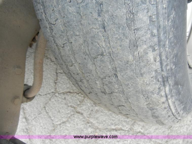 image for item D4135 1993 Chevrolet 1500 Cheyenne pickup truck