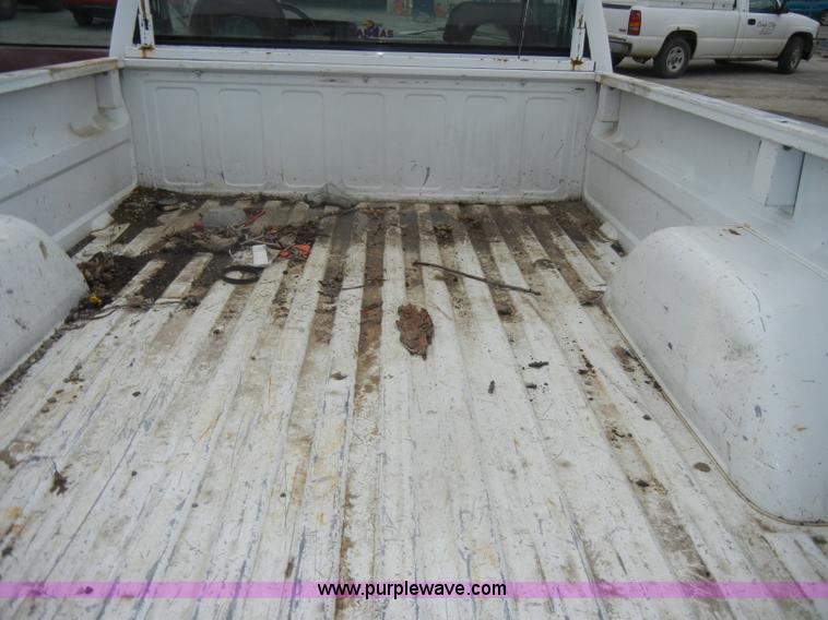 image for item D4135 1993 Chevrolet 1500 Cheyenne pickup truck