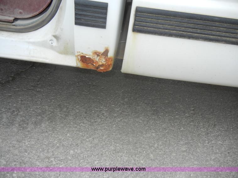 image for item D4135 1993 Chevrolet 1500 Cheyenne pickup truck