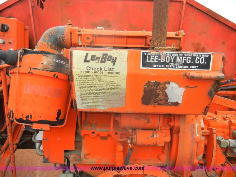 image for item D4136 LeeBoy L1000T asphalt layer