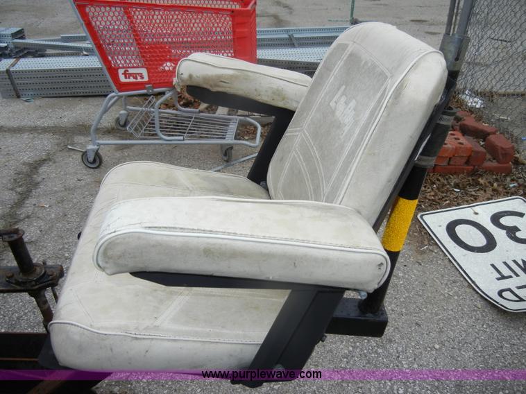 image for item D4136 LeeBoy L1000T asphalt layer