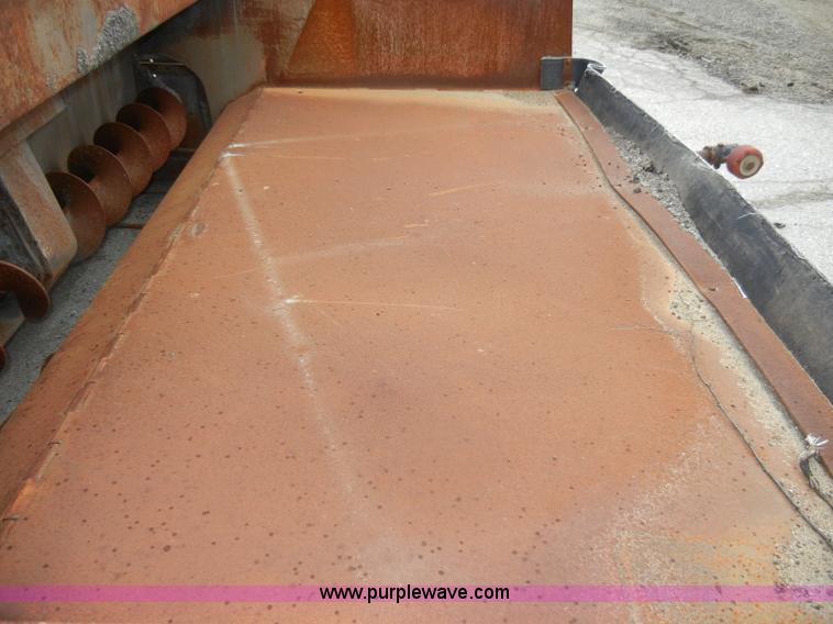 image for item D4136 LeeBoy L1000T asphalt layer
