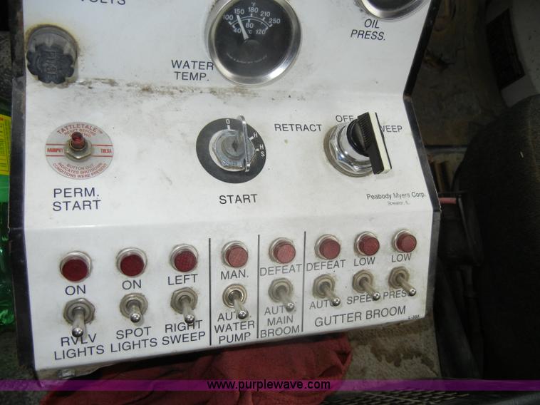 image for item D4136 LeeBoy L1000T asphalt layer