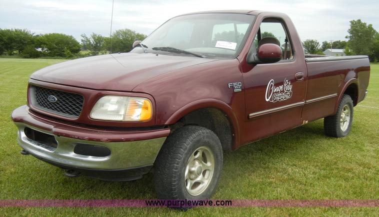 image for item D4137 1998 Ford F150 XLT pickup truck