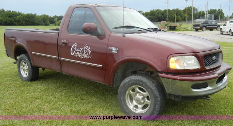 image for item D4137 1998 Ford F150 XLT pickup truck