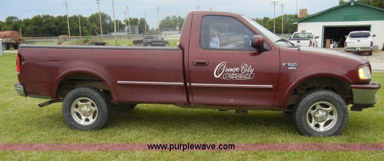 image for item D4137 1998 Ford F150 XLT pickup truck