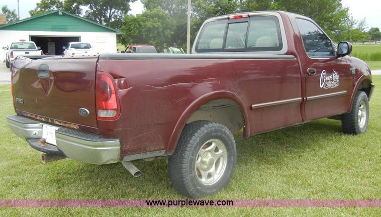 image for item D4137 1998 Ford F150 XLT pickup truck