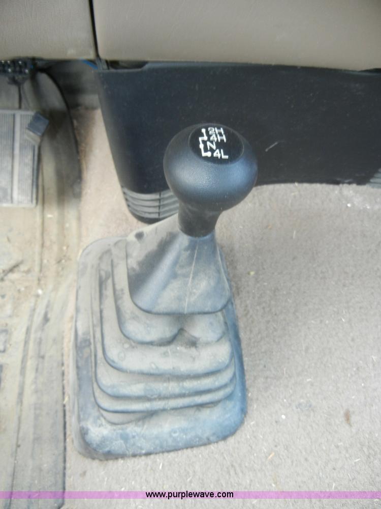 image for item D4137 1998 Ford F150 XLT pickup truck