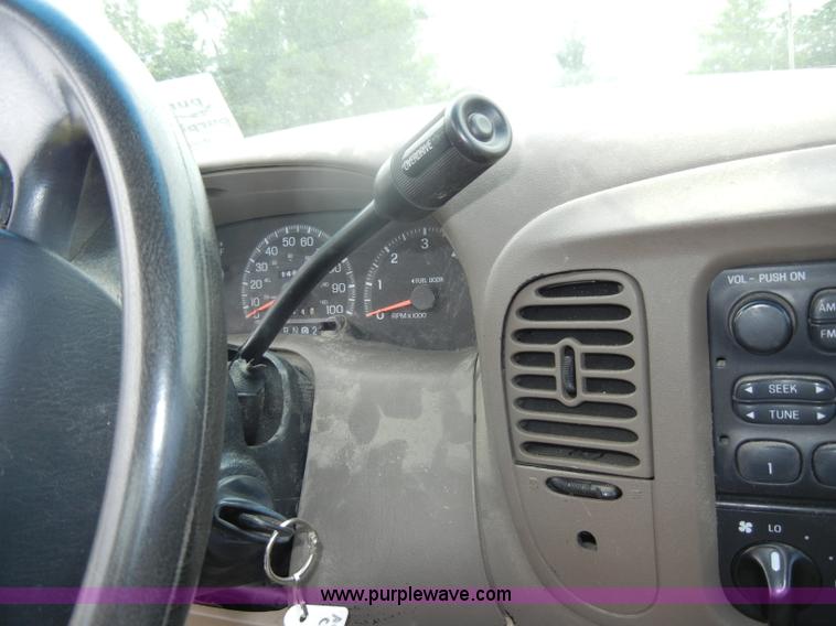 image for item D4137 1998 Ford F150 XLT pickup truck