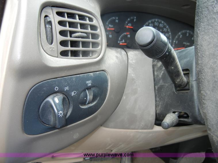 image for item D4137 1998 Ford F150 XLT pickup truck