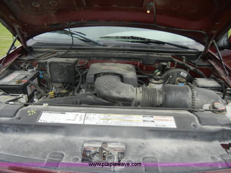 image for item D4137 1998 Ford F150 XLT pickup truck