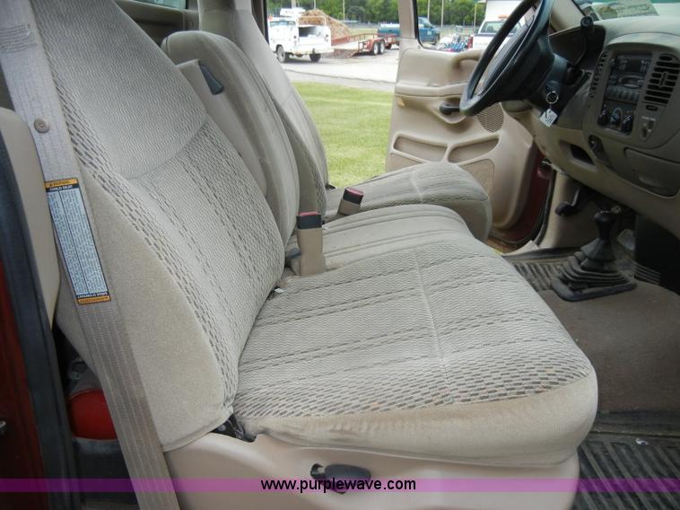 image for item D4137 1998 Ford F150 XLT pickup truck