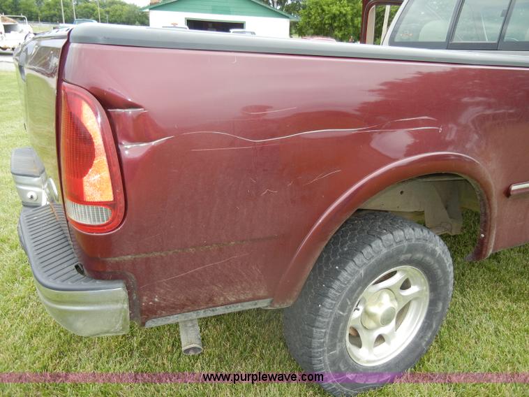 image for item D4137 1998 Ford F150 XLT pickup truck
