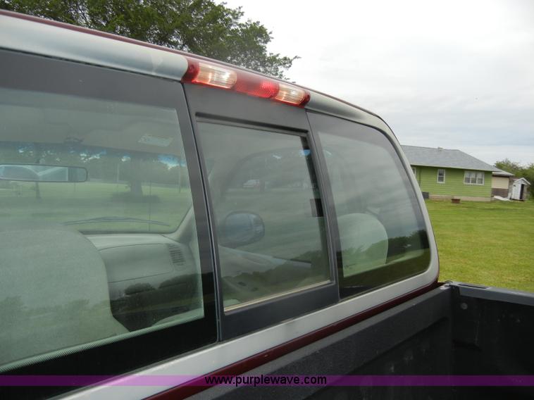 image for item D4137 1998 Ford F150 XLT pickup truck