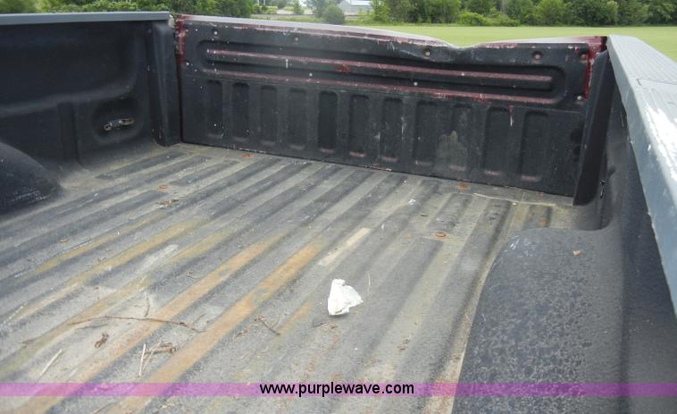 image for item D4137 1998 Ford F150 XLT pickup truck