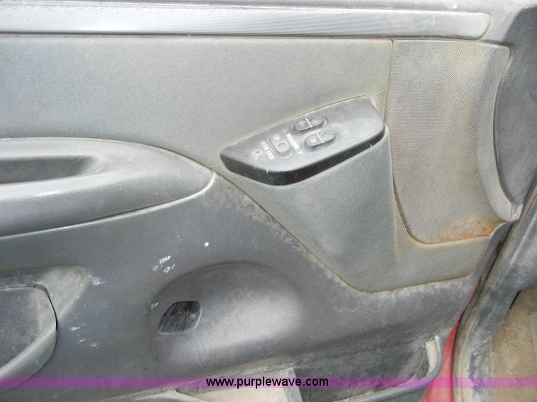 image for item D4138 1993 Ford F150 XLT pickup truck