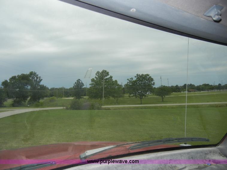 image for item D4138 1993 Ford F150 XLT pickup truck