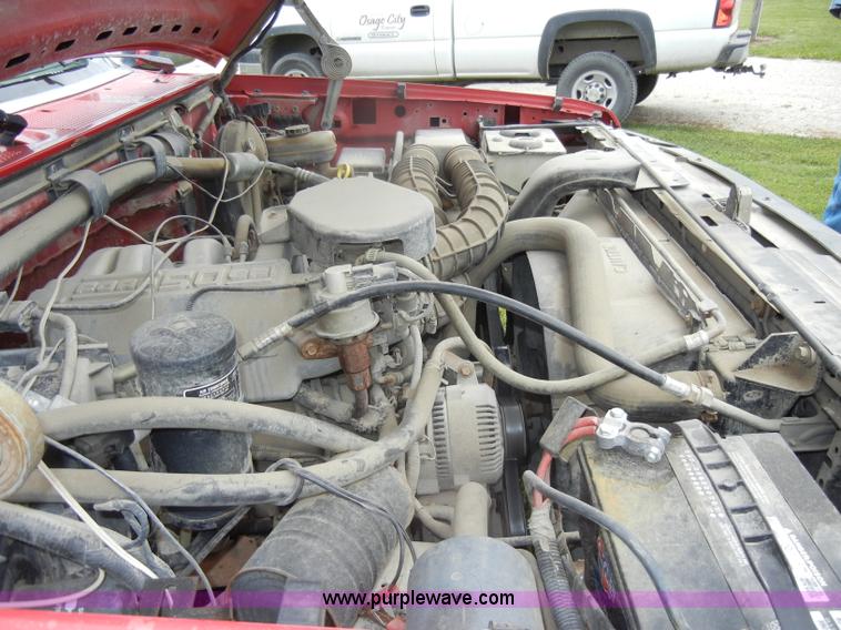 image for item D4138 1993 Ford F150 XLT pickup truck