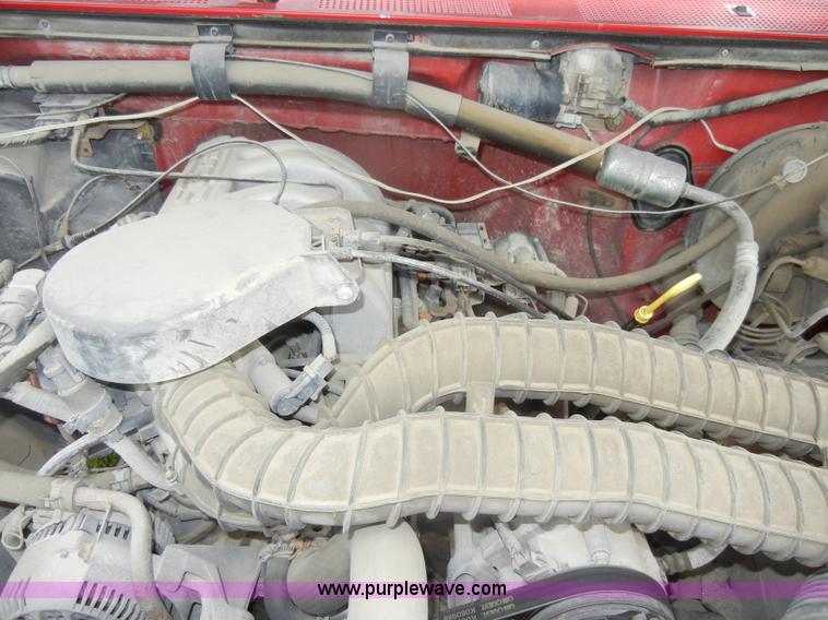 image for item D4138 1993 Ford F150 XLT pickup truck