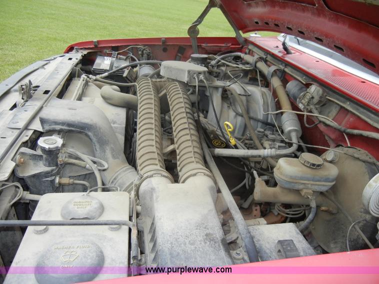 image for item D4138 1993 Ford F150 XLT pickup truck