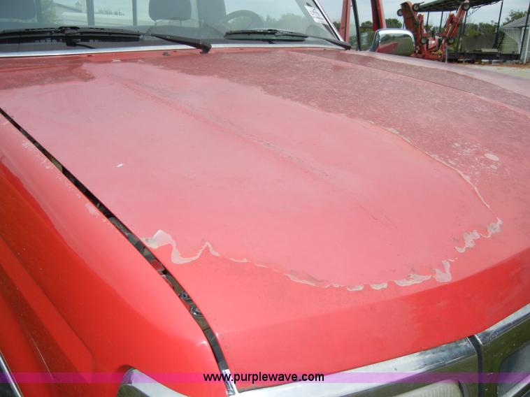 image for item D4138 1993 Ford F150 XLT pickup truck