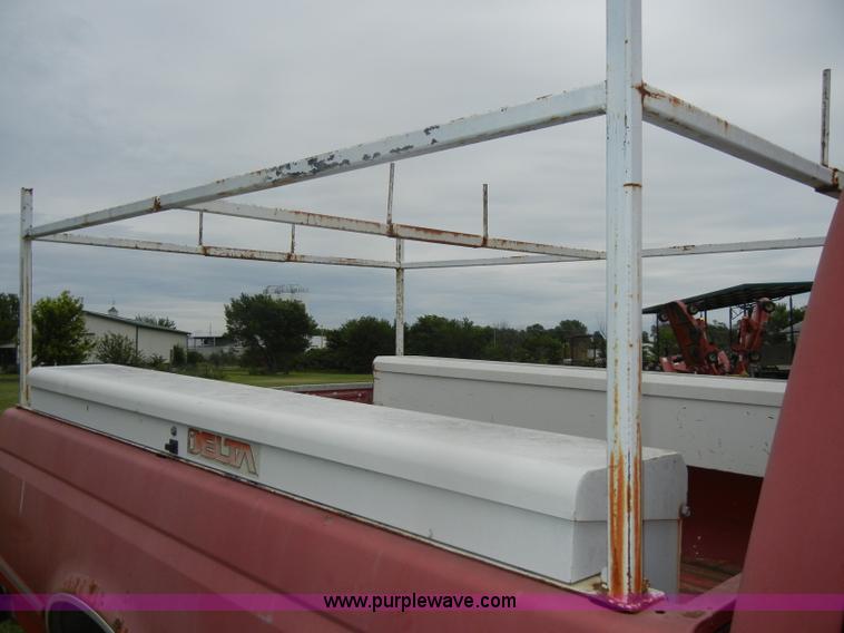 image for item D4138 1993 Ford F150 XLT pickup truck