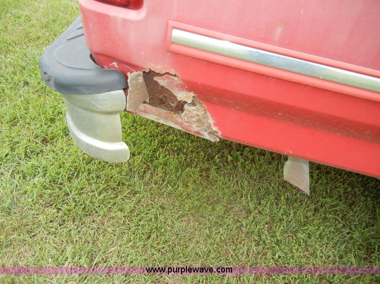 image for item D4138 1993 Ford F150 XLT pickup truck