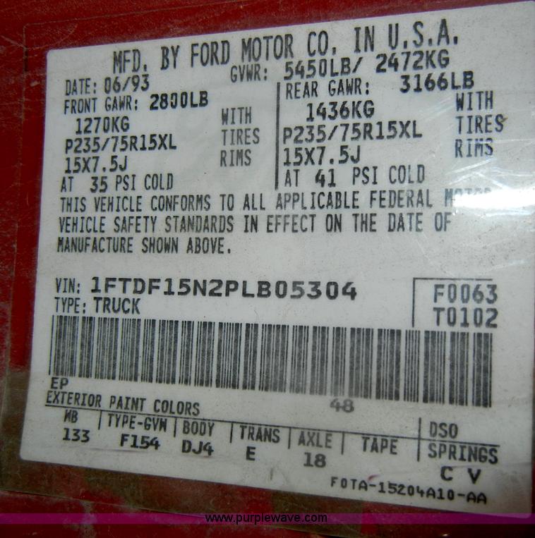 image for item D4138 1993 Ford F150 XLT pickup truck