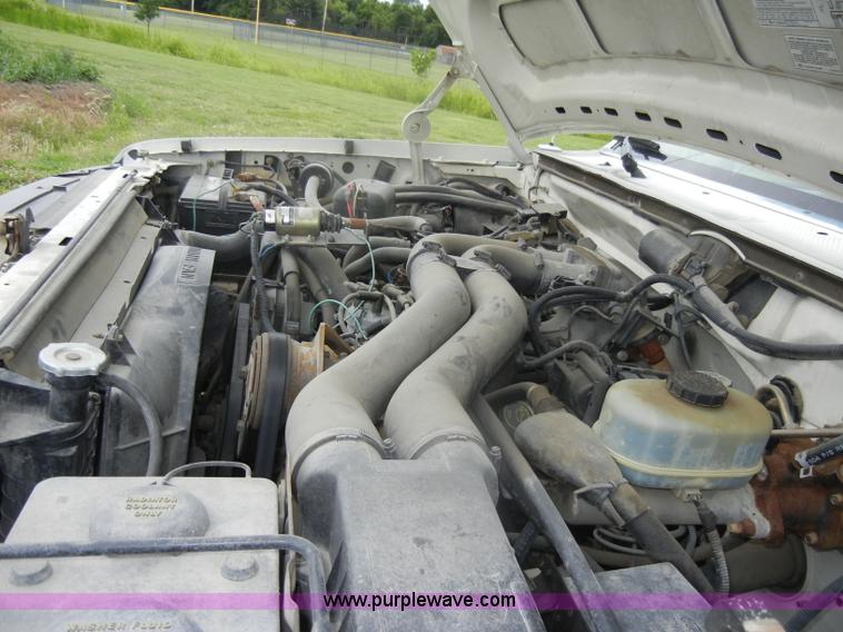 image for item D4139 1994 Ford F450 Super Duty crane truck