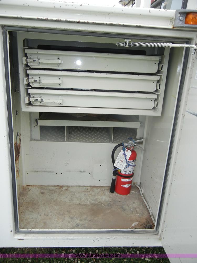 image for item D4139 1994 Ford F450 Super Duty crane truck