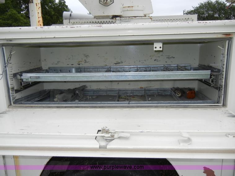 image for item D4139 1994 Ford F450 Super Duty crane truck