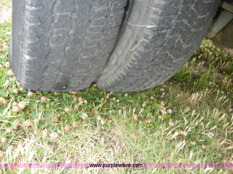 image for item D4139 1994 Ford F450 Super Duty crane truck