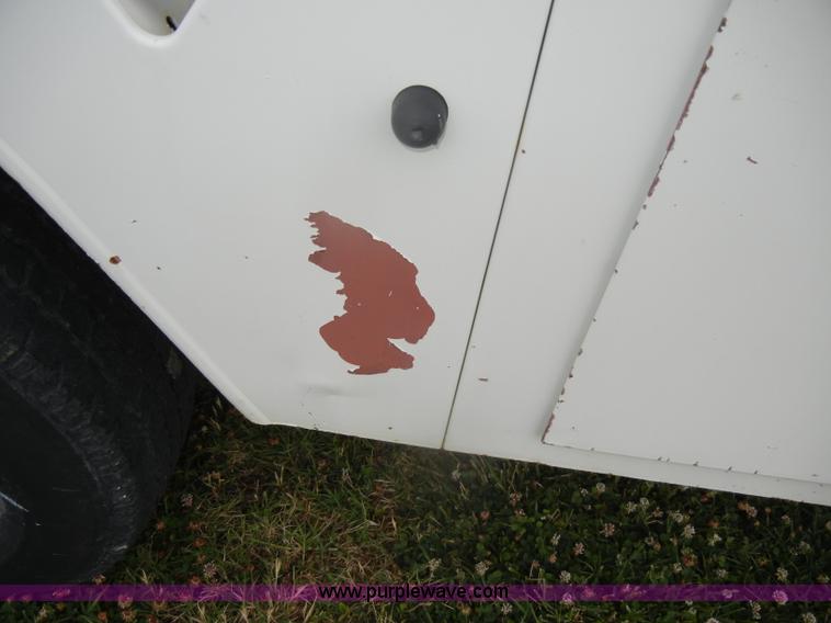 image for item D4139 1994 Ford F450 Super Duty crane truck